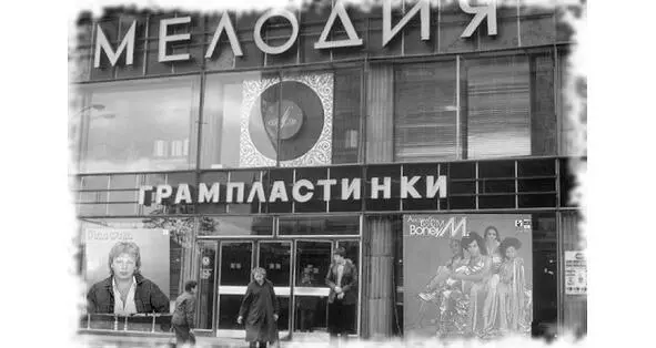 Вечером лучшая часть канадской делегации вылетала в Таллин на фестиваль - фото 9