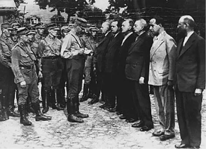 Заключенные лагеря Ораниенбург оказывали неоценимые финансовые услуги рейху - фото 56