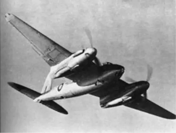 Истребительбомбардировщик Москито бомбивший Амьенскую тюрьму Жан затылком - фото 67