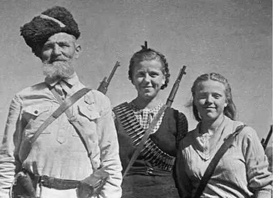 Женщины разведчицы и партизанки внесли огромный вклад в победу над врагом - фото 68