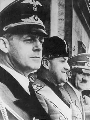 Чиано Муссолини и Гитлер 1940е гг Ровно в 1700 членов Большого совета - фото 78