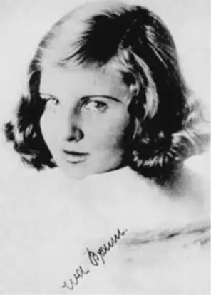 Ева Браун 1930е гг После трагедии с Гели Раубал Гитлер вновь встретился с - фото 90