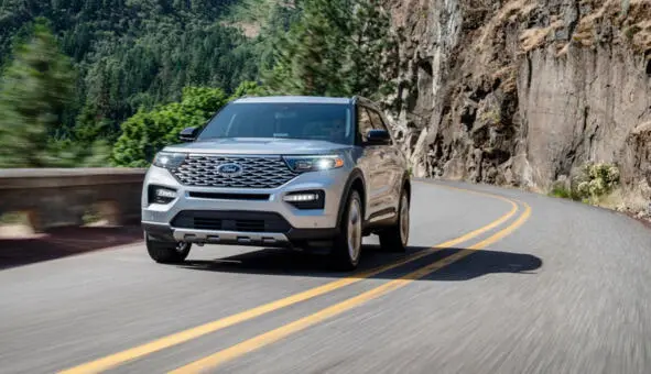 1 Ford Explorer 2021 года Бесстрашная домохозяйка Большинство трехрядных - фото 1