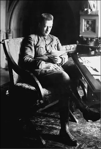 АФ Керенский один из самых молодых политиков начала XX века В 19061912 - фото 91