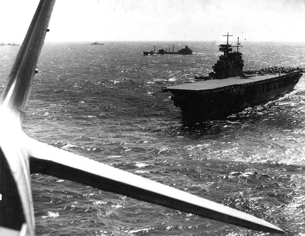 Взлет с Йорктауна В ходе второго налёта пропал один торпедоносец отставший от - фото 19