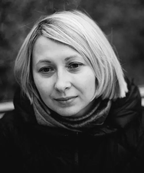 Сочинять стихи начала со школьных лет Подобное творчество помогало и помогает - фото 12