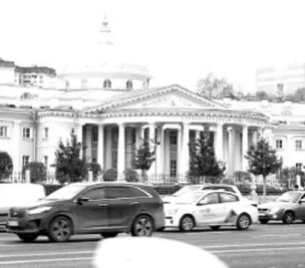 Колоннада Странноприимного дома графа Шереметьева Посмотрите теперь ещё раз на - фото 17