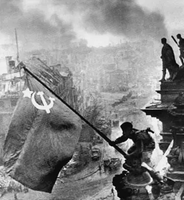 Красная армия в Берлине 1945 г Видно комуто очень понадобилось не отдавать - фото 94