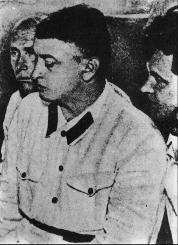 11 июня 1937 года Обвиняемый М Н Тухачевский на суде Примечания 1 - фото 30