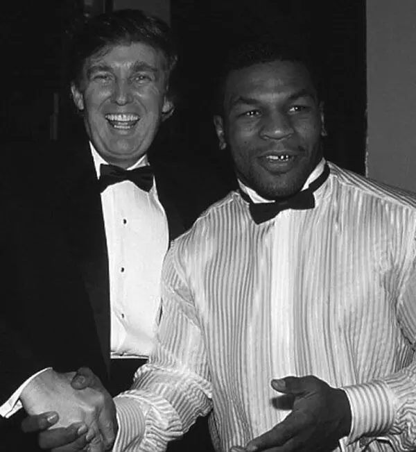 1989 г Дональд Трамп с бывшим чемпионом по боксу в супертяжелом весе Майком - фото 9