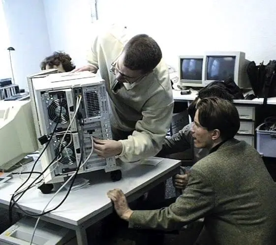 Damals musste man noch teure Server kaufen Heutzutage ist das Standard und auf - фото 10