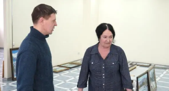 В Ельников Л Шамина Гундарин В галерее Республика ИИЗ продолжается цикл - фото 9