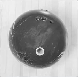 Abb 15Bowlingball mit viertem Loch für den kleinen Finger Je nach der Kraft - фото 6