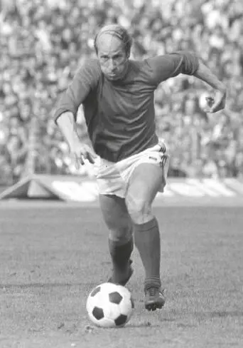 Volle Puste Bobby Charlton Keiner erzielte mehr Tore für Manchester United - фото 54