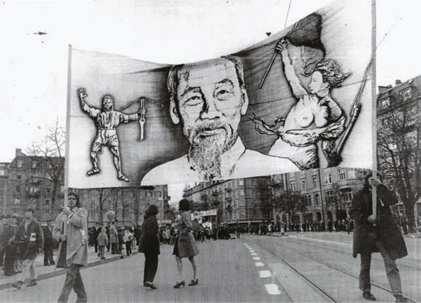 6 Die Neue Linke demonstriert am 1MaiUmzug 1970 beim Helvetiaplatz in Zürich - фото 8