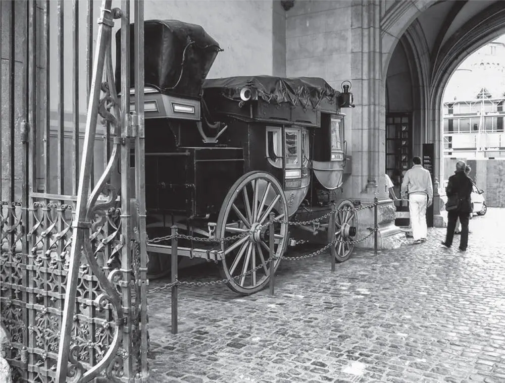 Abb 2 GotthardPostwagen beim Eingang des Schweizerischen Landesmuseums - фото 4