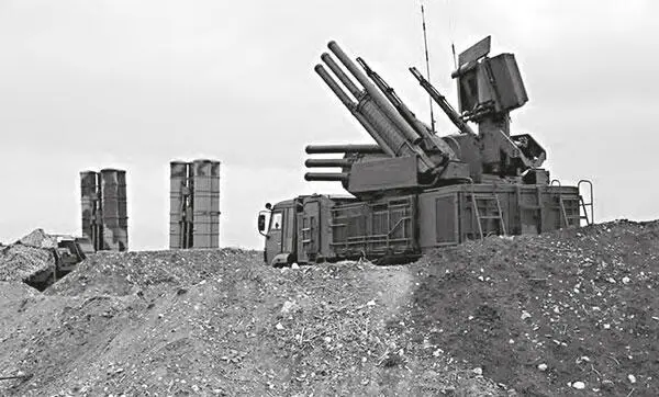 Российская военная операция в Сирии ЗРК С400 и ЗРПК ПанцирьС на авиабазе - фото 71