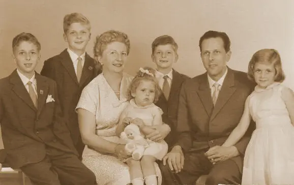 Die Familie Borer 1959 Iwan Ingo Mutti Ines Bo mit der attraktiven - фото 3