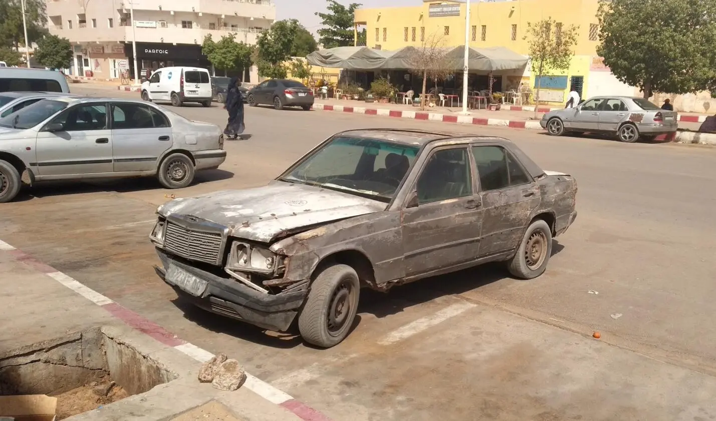 Автотранспорт Нуакшота причудливая смесь древней ржавой рухляди - фото 1
