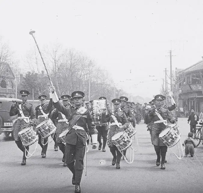 Das EastLancastershireMusikkorps Shanghai 1933 Strassenszene Shanghai - фото 24