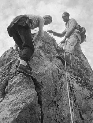 Es wurde 9h bis wir den Einstieg in den Felsen erreichten dann aber folgte - фото 10