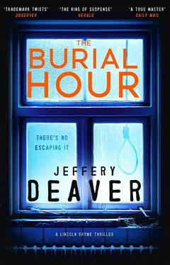 Jeffery Deaver The Burial Hour обложка книги