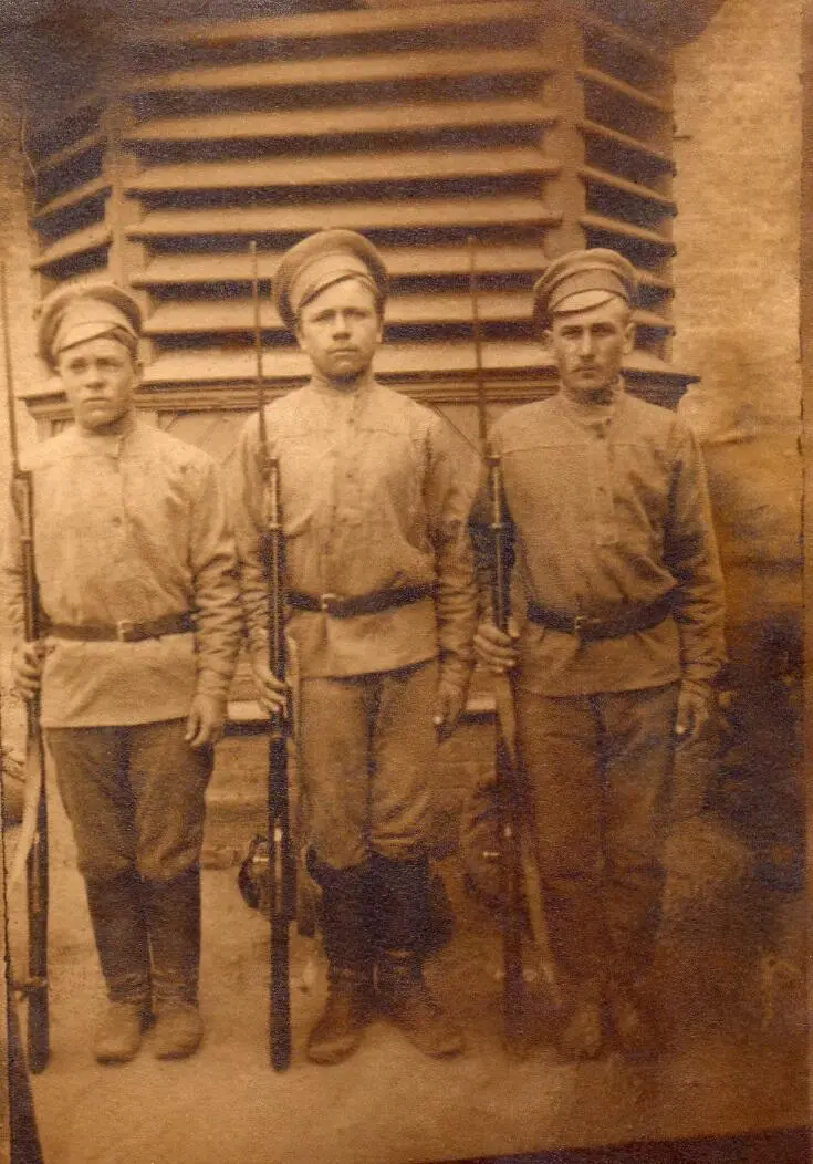 С гражданской Николай и Карпо вернулись целыми и невредимыми и в 1928м году у - фото 1