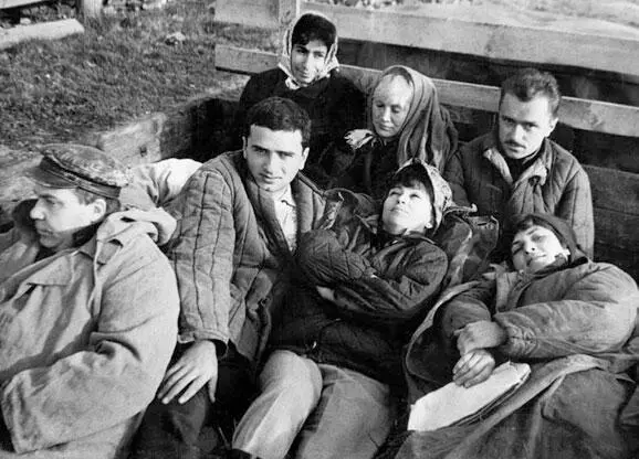 Трогай на картошке Борис Николаевич в роли возничего Б Н Зимин - фото 128
