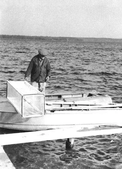 На Валдайском озере 1970 г Основное внимание в исследованиях группы - фото 181