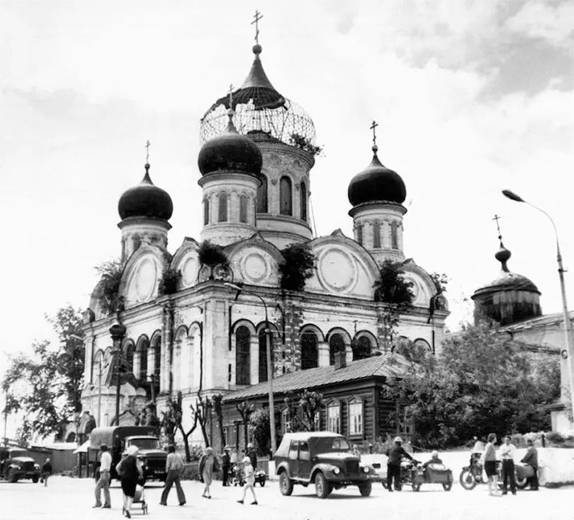 Рогачево в 80е годы Вид на Никольский храм со стороны центральной площади - фото 12