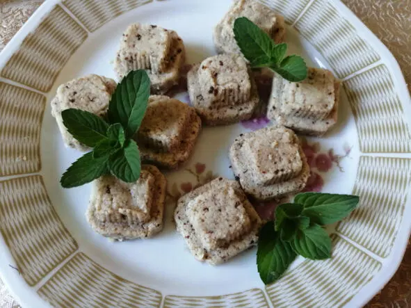 Халва кунжутная с листиками свежей мяты В каждом кусочке хорошая порция - фото 6