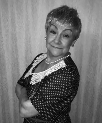 Позвольте представиться Ускова Надежда Михайловна 60 лет по паспорту мама - фото 1