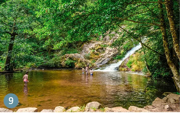 9 Saut de Gouloux Gouloux Zwei gut zugängliche Wasserfälle im Wald Der - фото 433