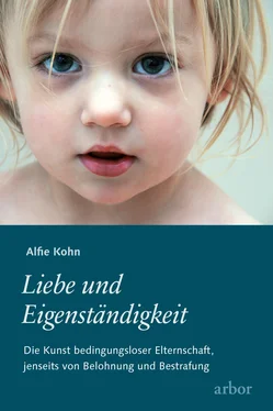 Alfie Kohn Liebe und Eigenständigkeit обложка книги