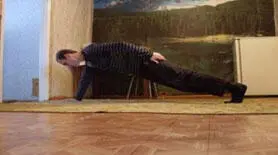 1 Отжимания на правой руке 2 Отжимание на левой руке Можете все это делать - фото 6