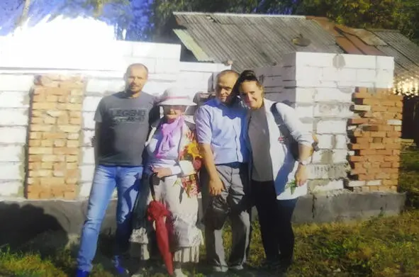 Л Н Рябинкина с внуками слева Андрей справа Света 2021 г Спасибо - фото 9