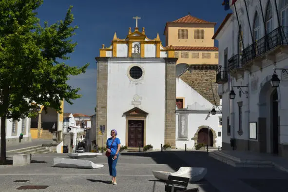 Храм монастыря Спасителя Salvador XVII в Фонтан на площади Portas de Moura - фото 45