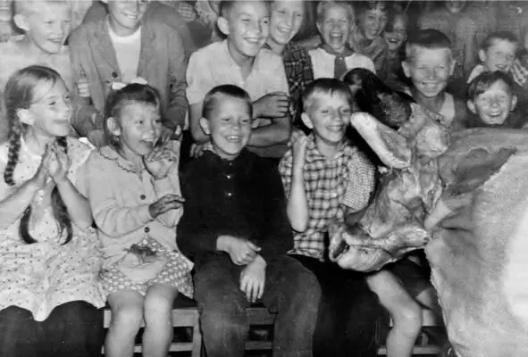196302 Юные зрители всегда рады пообщаться Все шло как по маслу хохот - фото 44