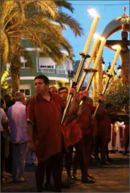 Els portadors de landa del Crist de les Campanes Foto Salvador Ferrís 2011 - фото 46