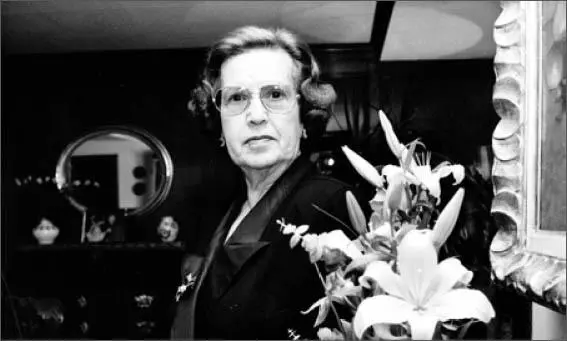Carmen Ferrés García última regent de la roberia Insa Foto J Monzó 1995 - фото 10