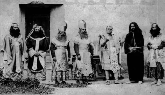 Personatges per a una representació de la Passió de Setmana Santa de principi - фото 19