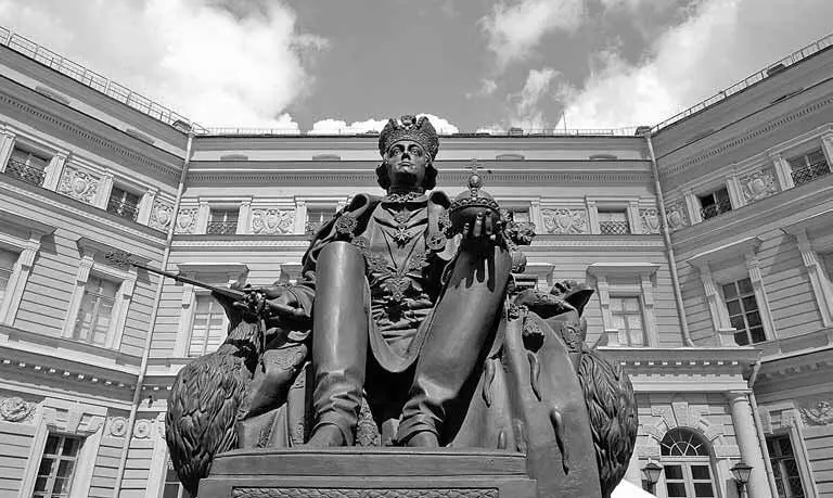 Георгиевский зал Михайловского замка началась телетрансляция из Тронного зала - фото 74