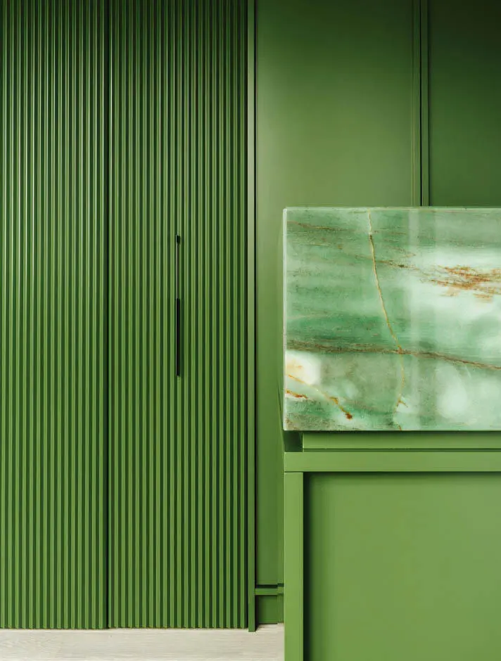 Ein Detail an dem man sich nicht sattsehen kann Die feine Rillenstruktur der - фото 44