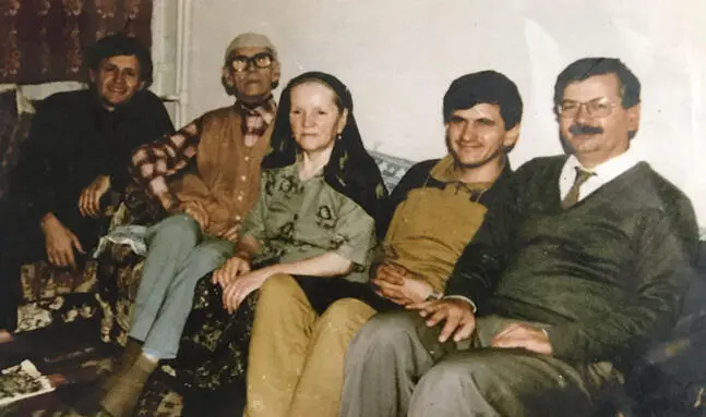 De izquierda a derecha Oruç Bey Kamil y Urkiye Güvenç Padre y Madre Nejat - фото 3