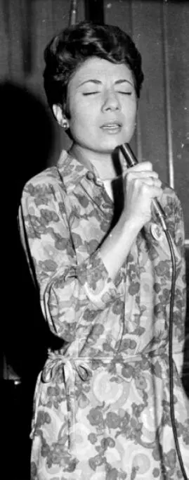 Nuria Feliu representa la cara més baladística i swing de la Nova Cançó Els - фото 64