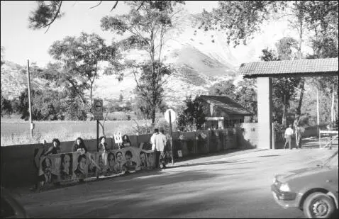 Foto 1Familiares de ferroviarios ejecutados en Cerro Chena Fuente Archivo - фото 2