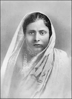 My Mother A Disciple of Lahiri Mahasaya Service to me ended with your - фото 2
