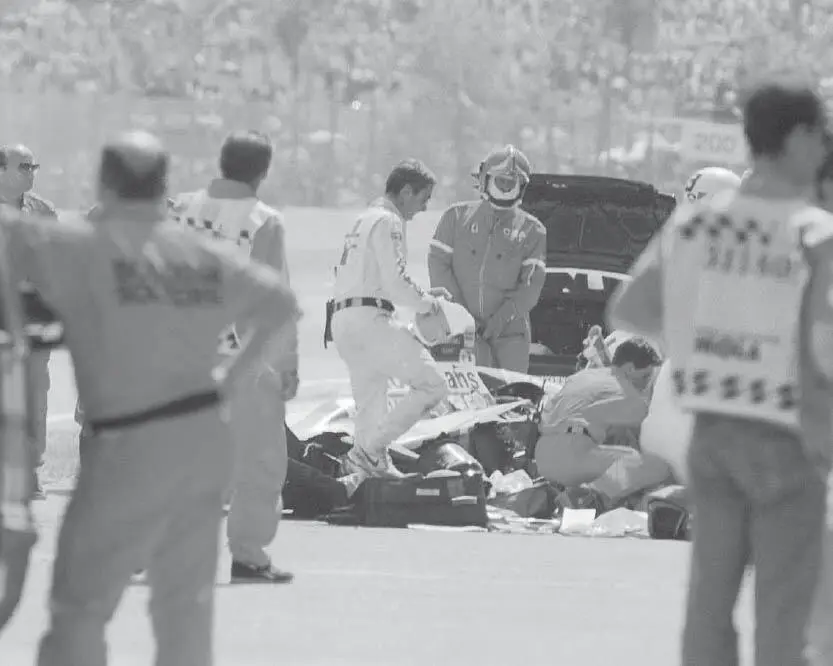 JeanLoup Gautreau AFP picturedeskcom Ayrton Sennas tödlicher Unfall - фото 5