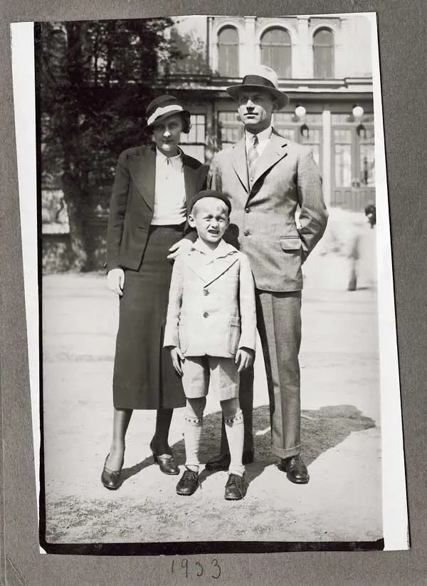 Стокгольм 1933 г счастливая семья В письме к шурину Гуннару перед его - фото 43
