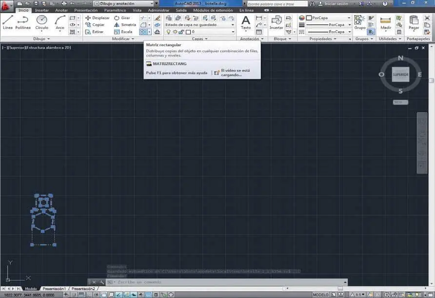 En versiones anteriores a AutoCAD 2012 la herramienta matriz comportaba la - фото 589